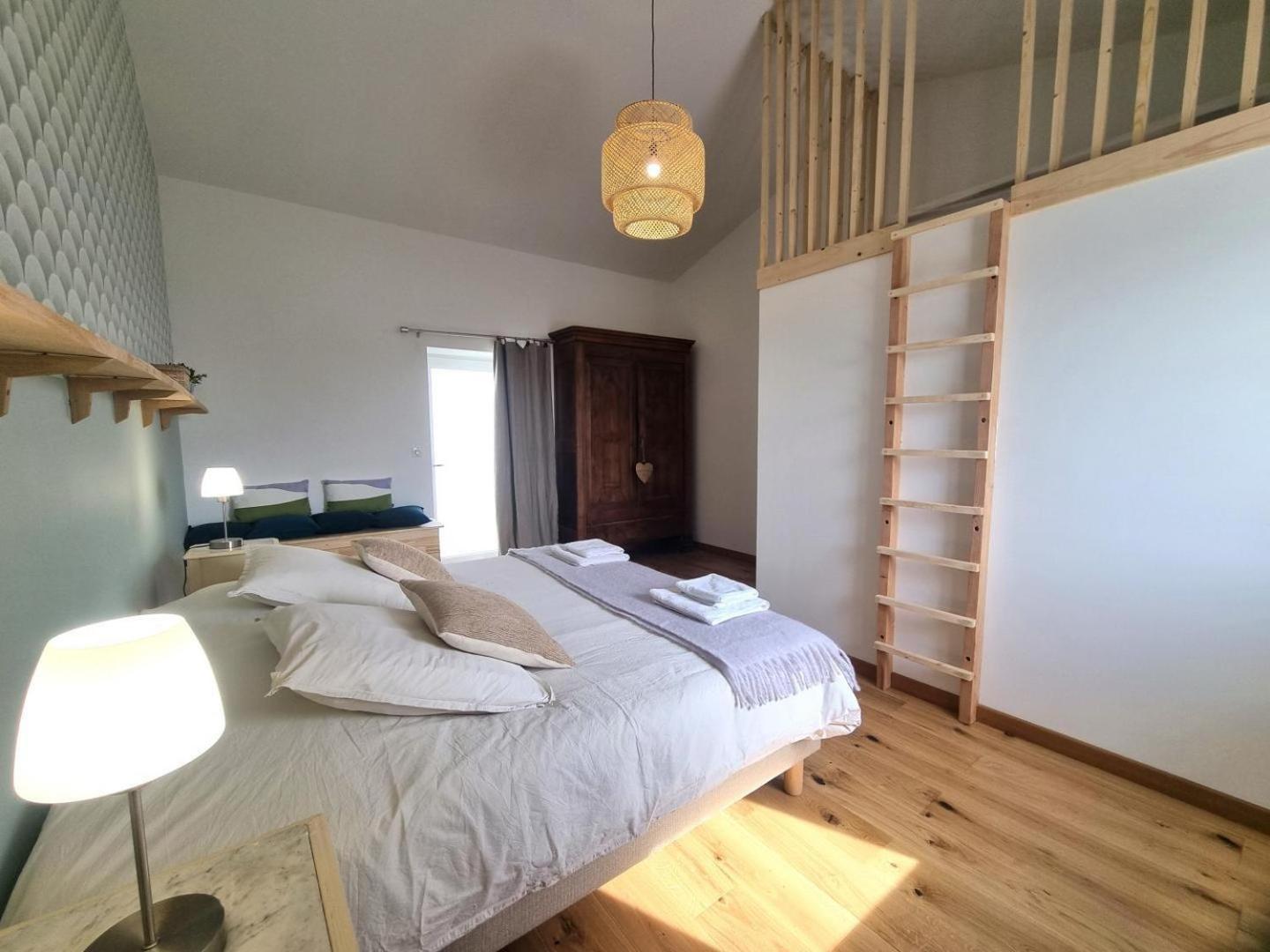 Villemontais La Ferme Des Galoches Bed & Breakfast エクステリア 写真
